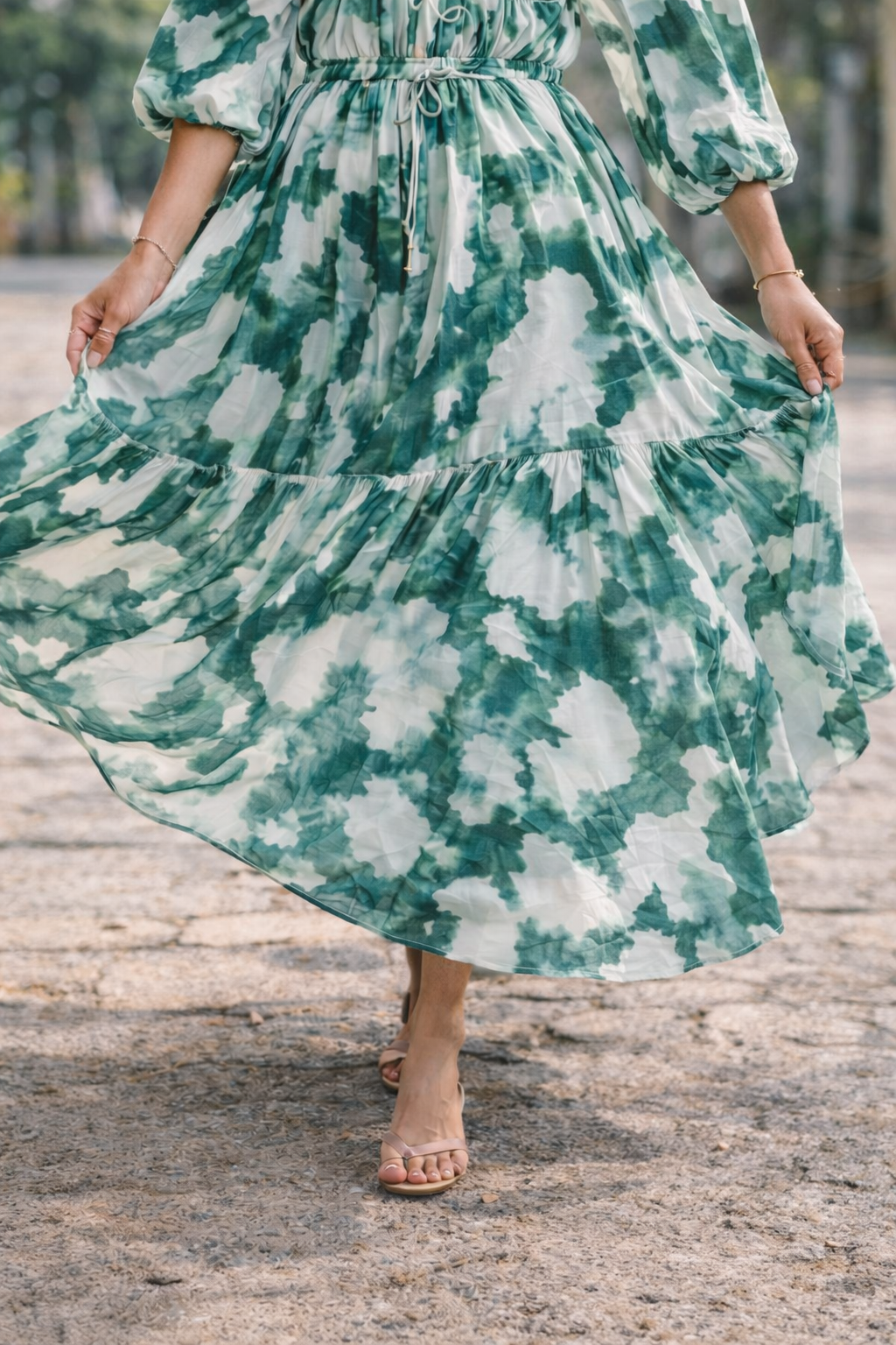 Flowy Design Maxi Boho Dress with Long Sleeves V-neck