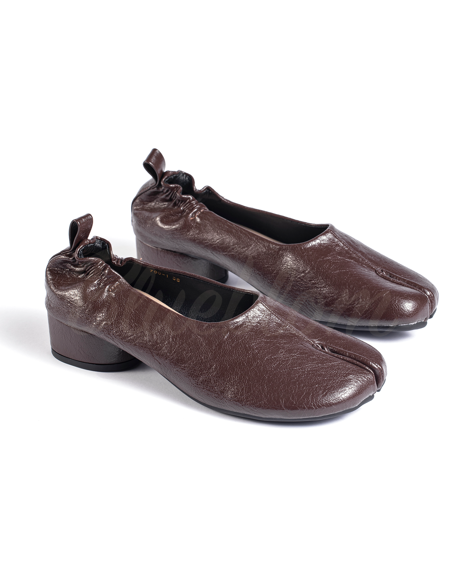 Brown Thick Heeled Pleated Tabi Shoes