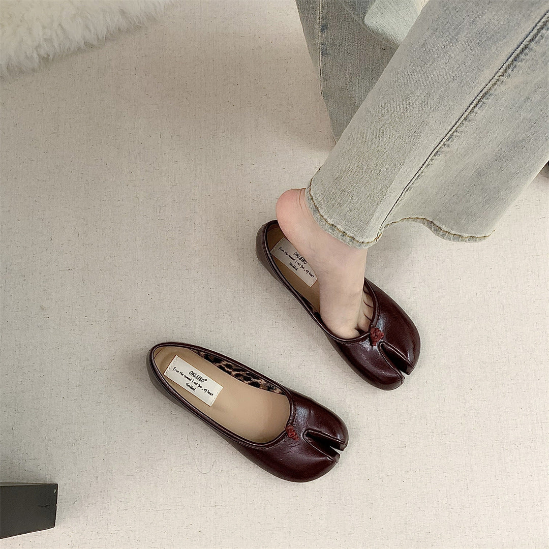 Ancora red Tabi Shoes