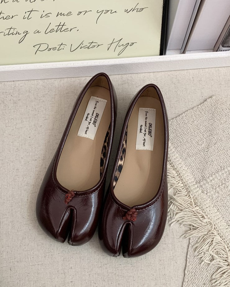 Ancora red Tabi Shoes