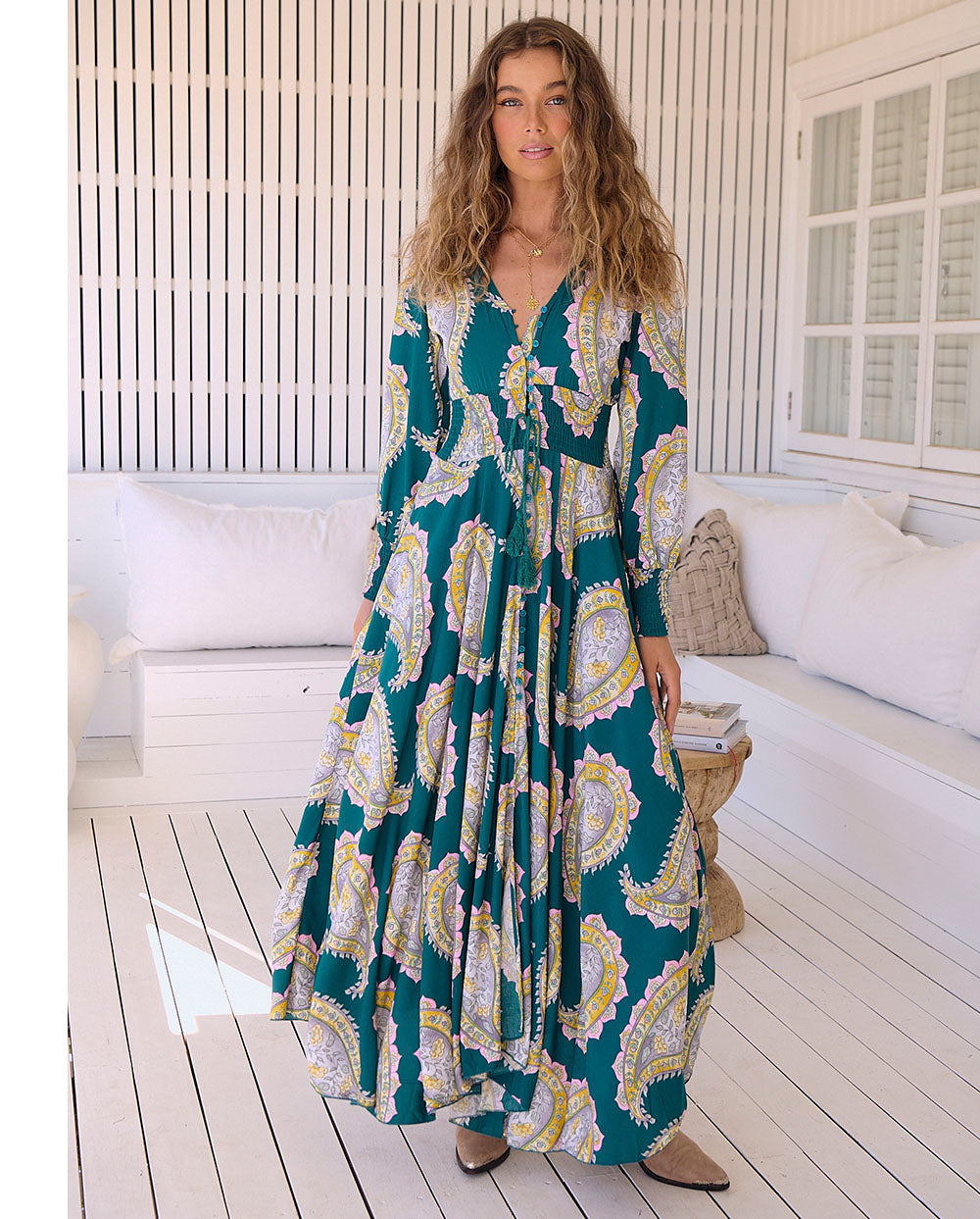 Grace BohoMaxi dress with long sleeves