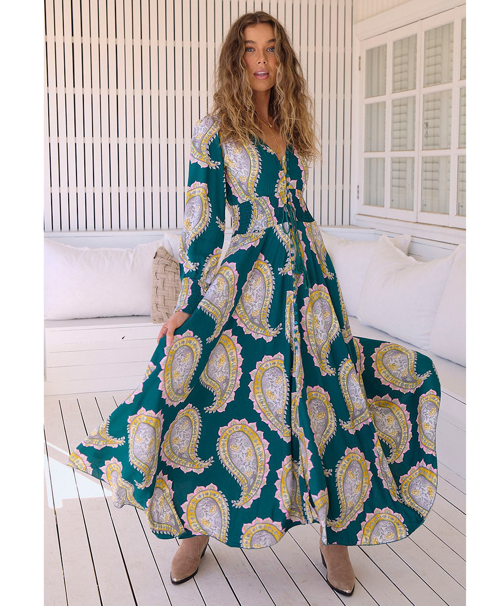 Grace BohoMaxi dress with long sleeves