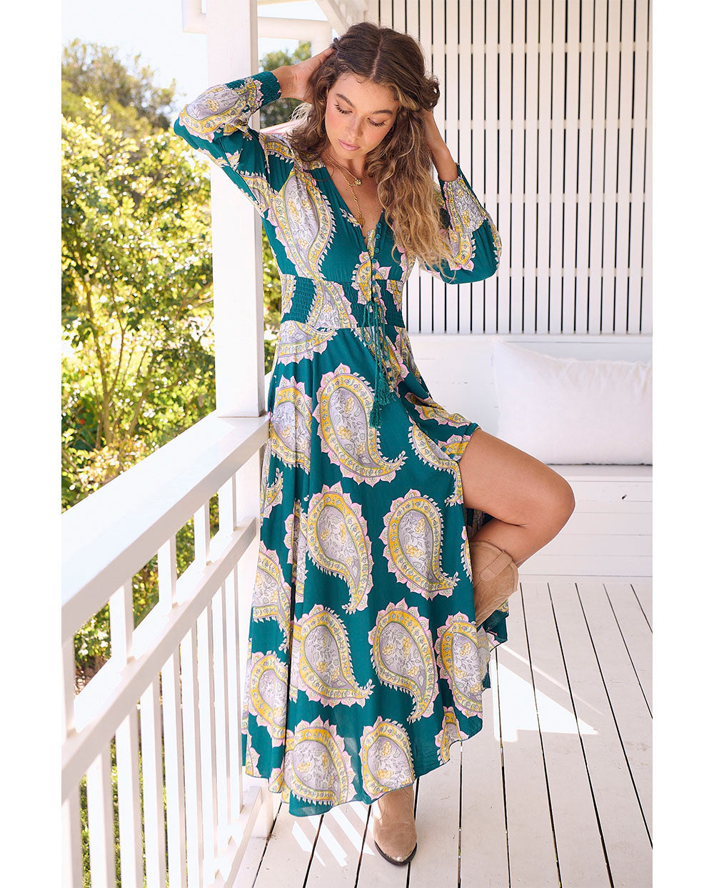 Grace BohoMaxi dress with long sleeves