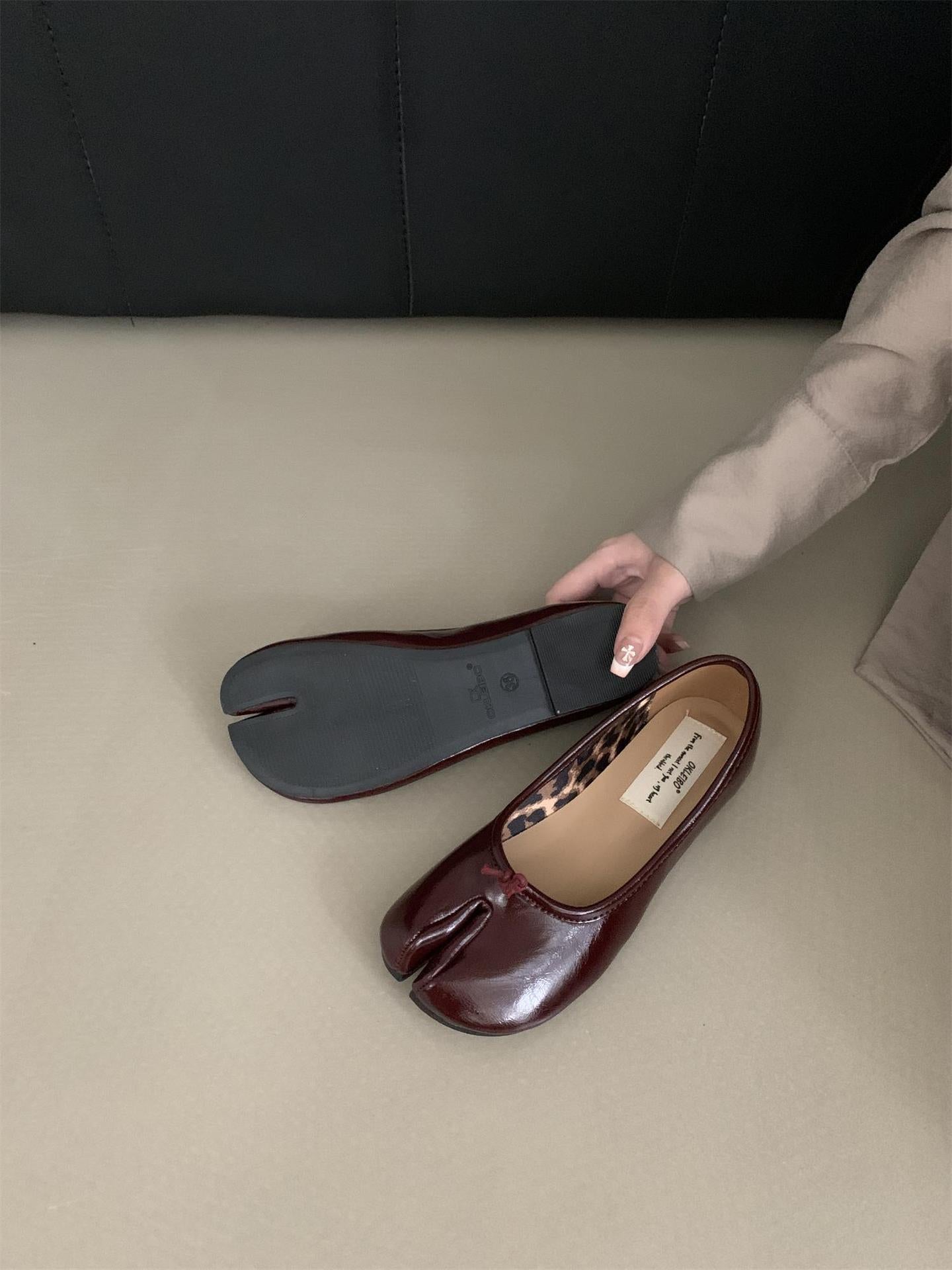 Ancora red Tabi Shoes