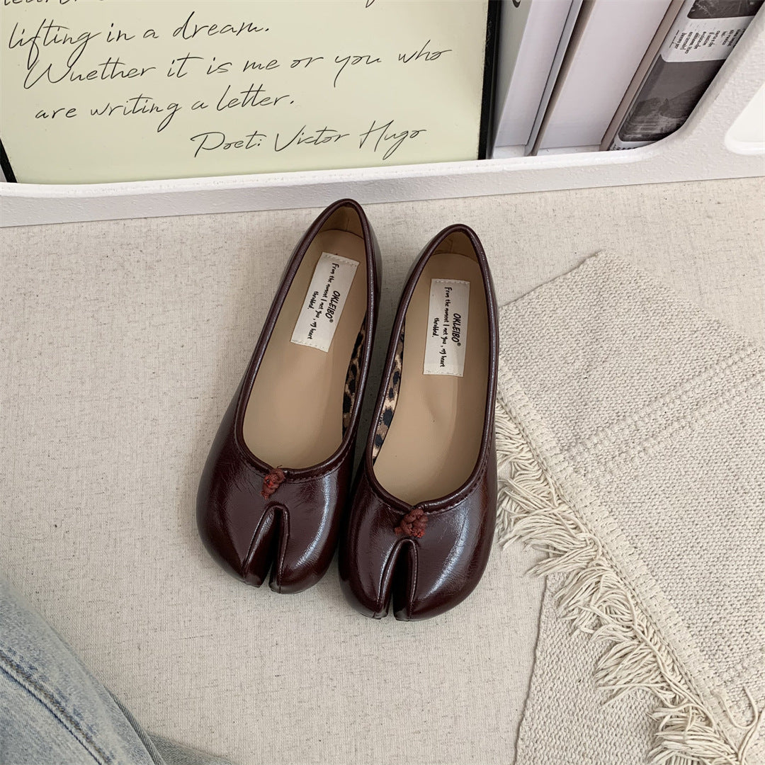 Ancora red Tabi Shoes