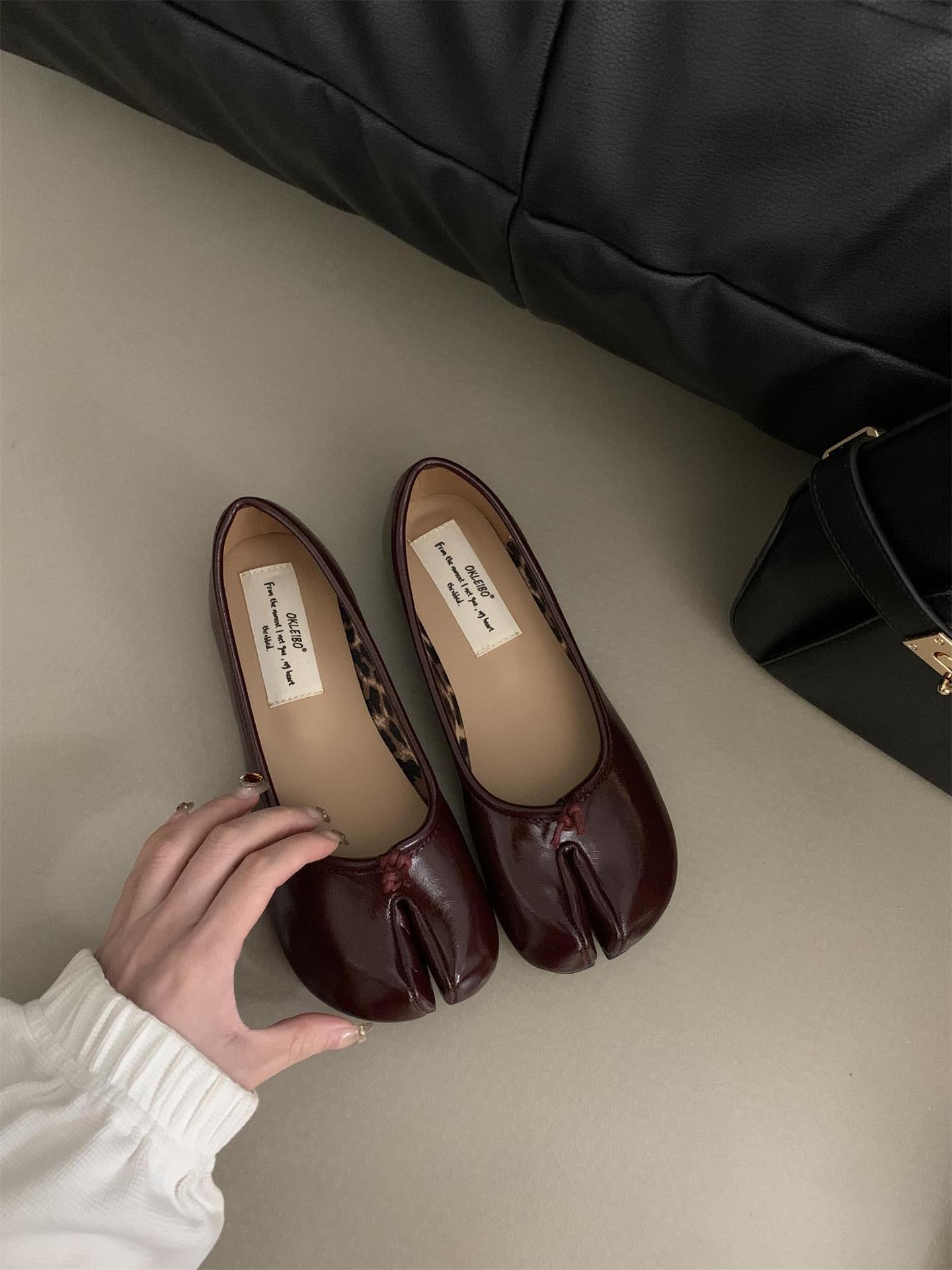 Ancora red Tabi Shoes